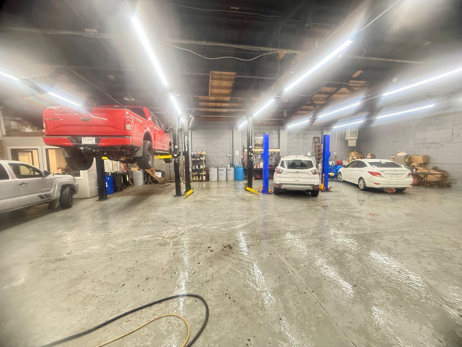 Service Pointe 807 auto repair bays in Perth Amboy NJ