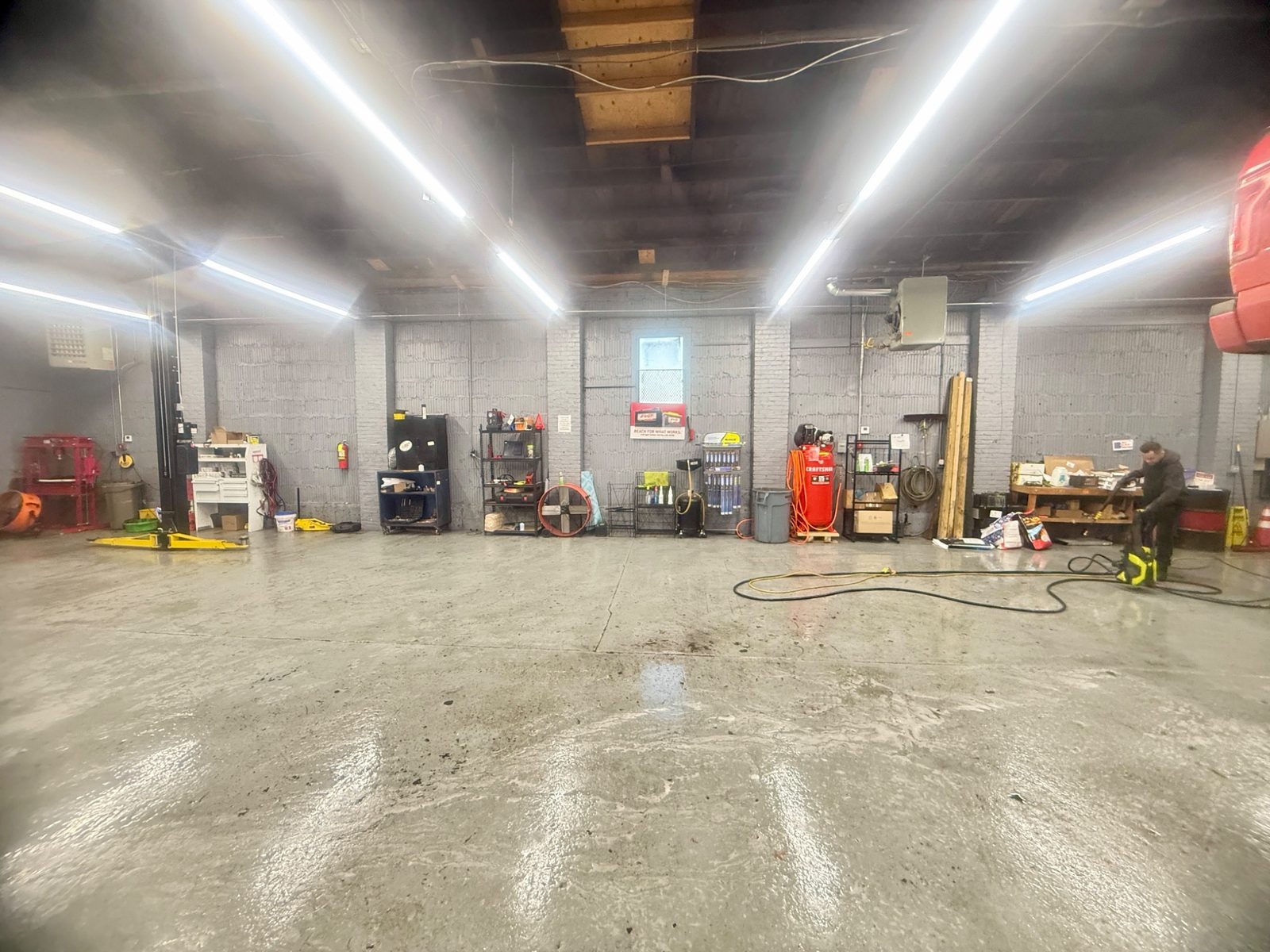 Service Pointe 807 shop floor and service area in Perth Amboy NJ